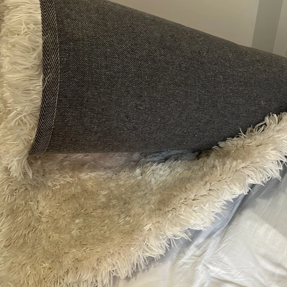 Shag Rug - Picture 4 of 5